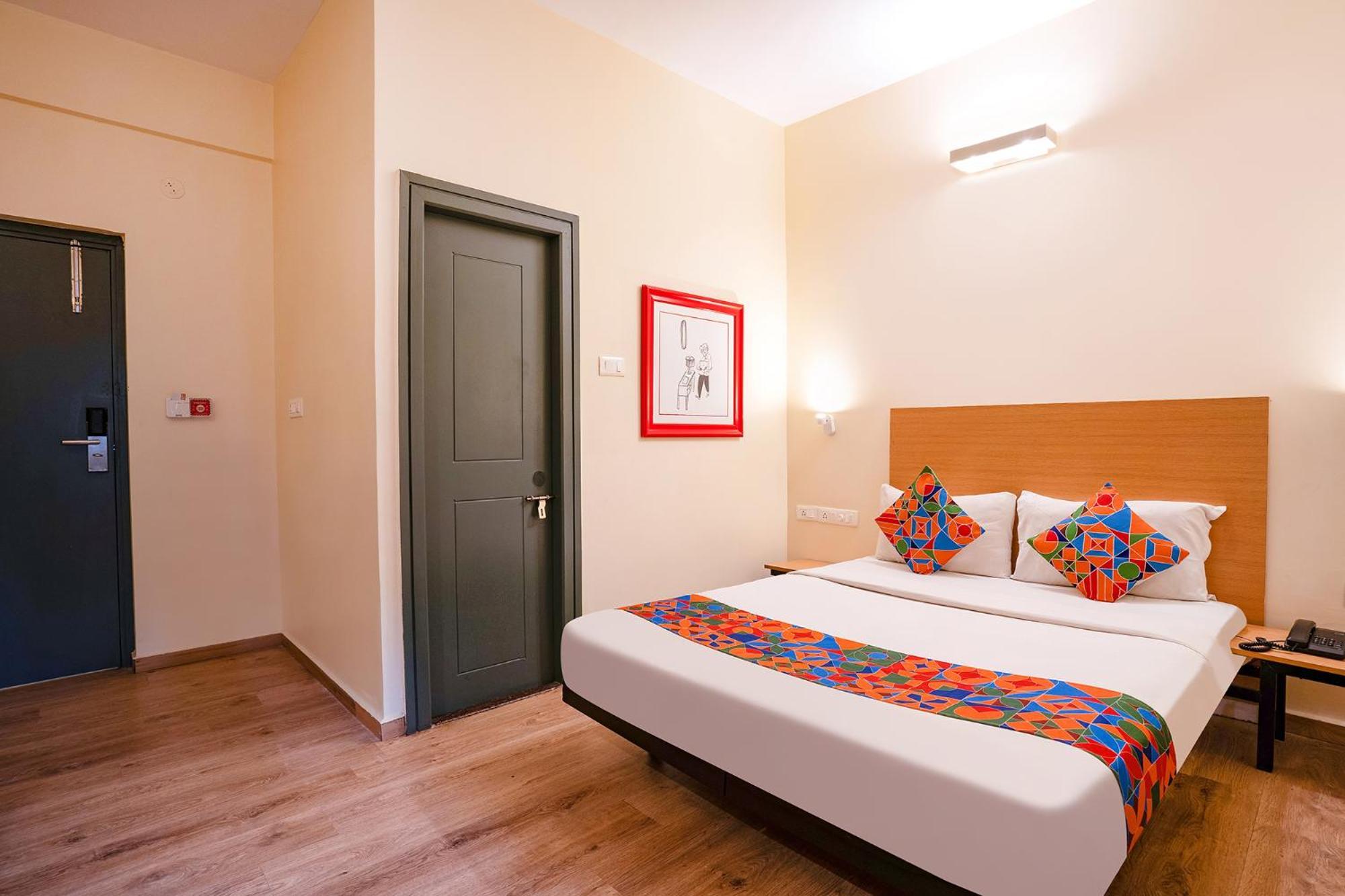 Fabhotel Royal Sterling- Manyata Tech Park Бангалор Экстерьер фото