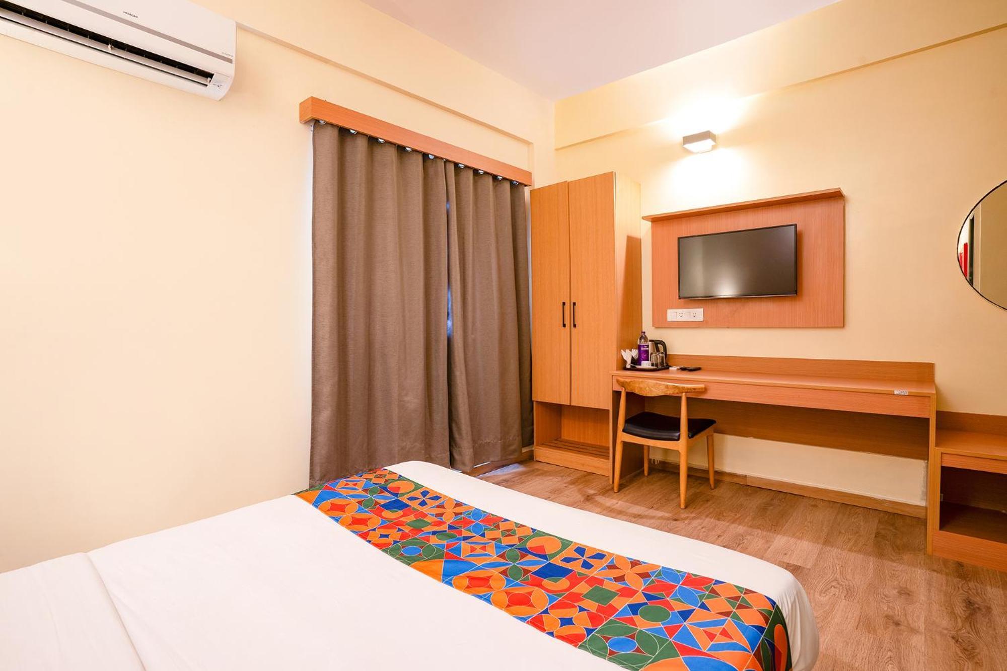 Fabhotel Royal Sterling- Manyata Tech Park Бангалор Экстерьер фото